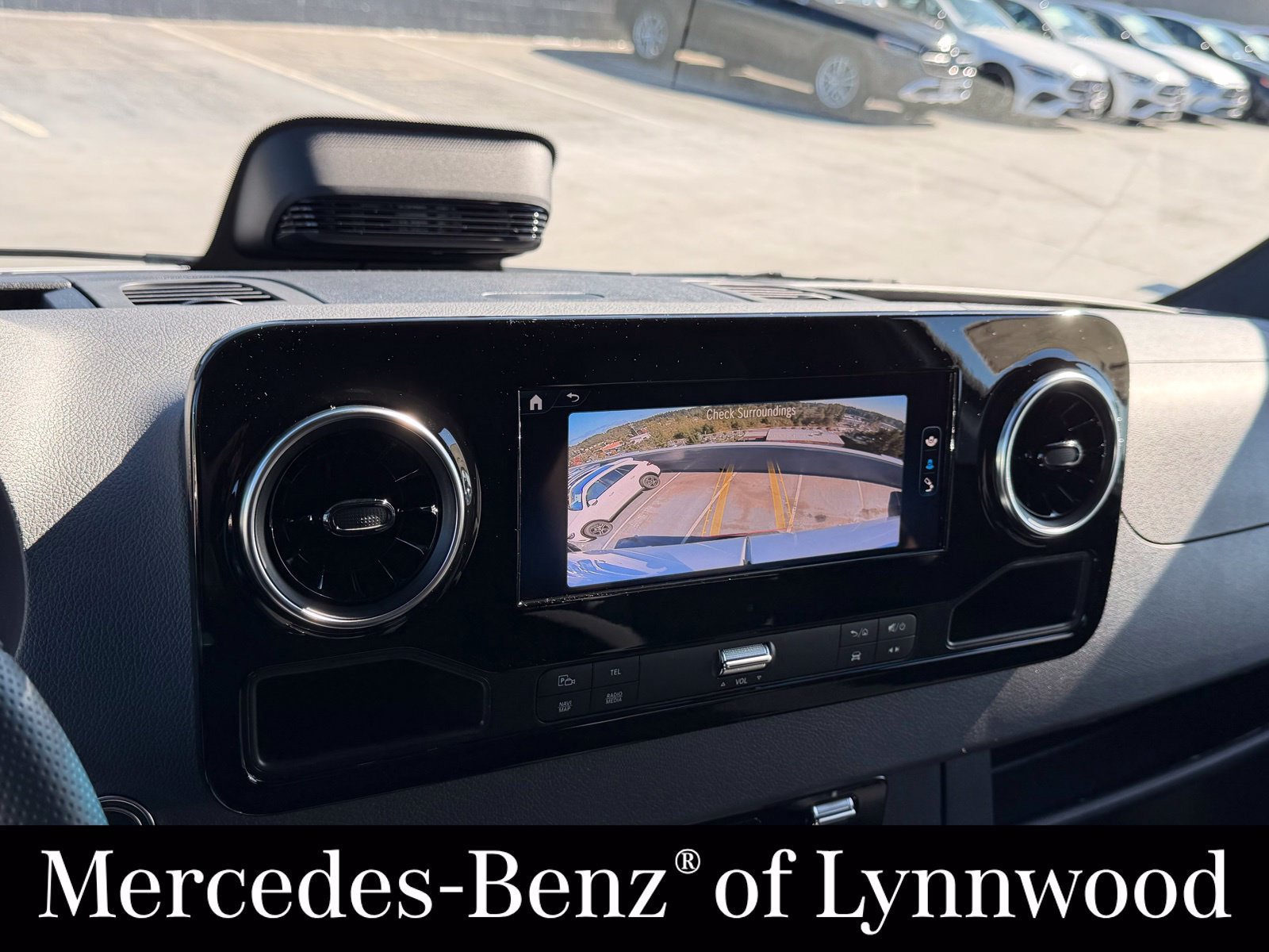 New 2025 Mercedes-Benz eSprinter 170 Cargo image 27