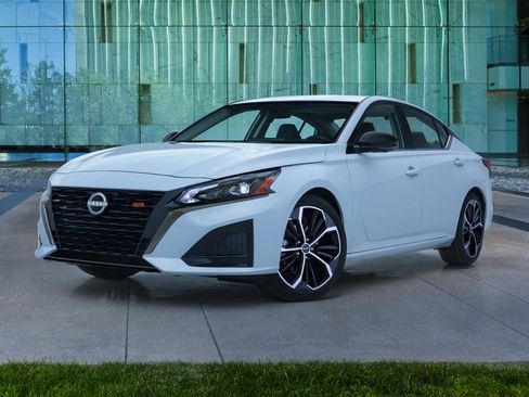 Used 2023 Nissan Altima 2.5 SV image 1