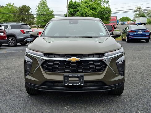 Certified 2024 Chevrolet Trax LS w/ LS Convenience Package FWD image 2