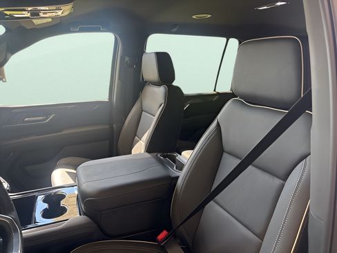 New 2026 GMC Yukon XL Elevation RWD image 4