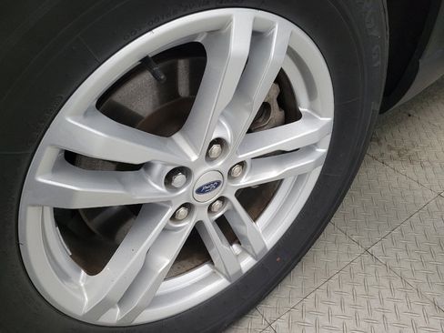 Used 2022 Ford Explorer XLT w/ Equipment Group 202A image 31