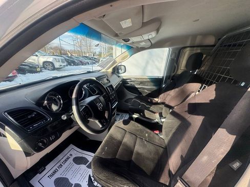 Used 2014 RAM C/V Tradesman image 28