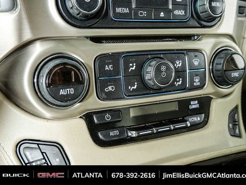 Used 2020 GMC Yukon XL Denali w/ Denali Premium Package RWD image 17