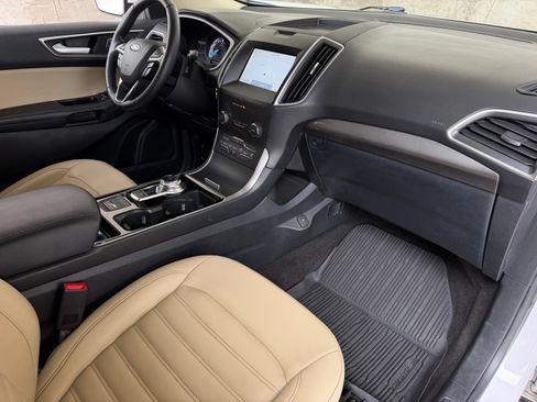 Used 2020 Ford Edge SEL w/ Cold Weather Package FWD image 18