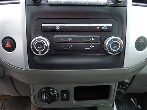 Used 2018 Nissan Frontier SV image 17