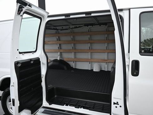 Used 2024 Chevrolet Express 2500 w/ Driver Convenience Package image 20