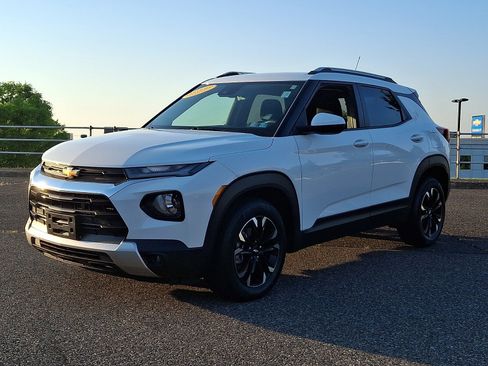 Certified 2023 Chevrolet TrailBlazer LT FWD image 3