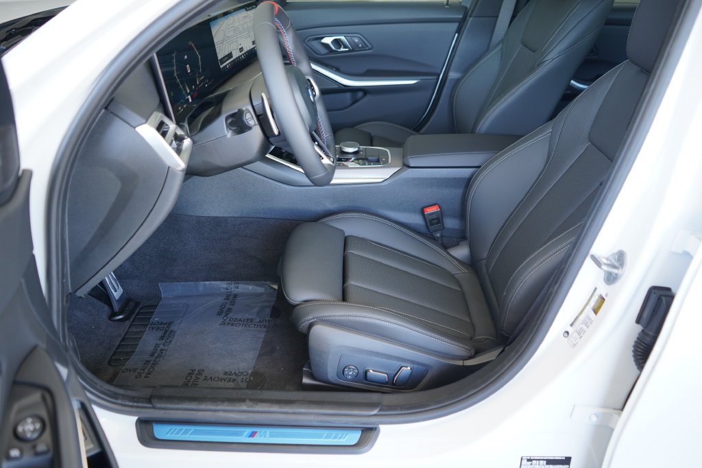 Used 2026 BMW M340i Sedan w/ Premium Package RWD image 11