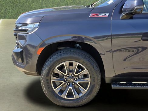 Used 2023 Chevrolet Tahoe Z71 w/ Z71 Off-Road Package AWD/4WD image 10