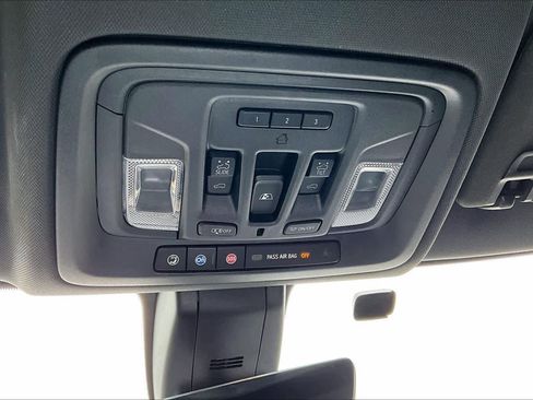 Used 2019 Chevrolet Silverado 1500 High Country w/ Technology Package AWD/4WD image 32