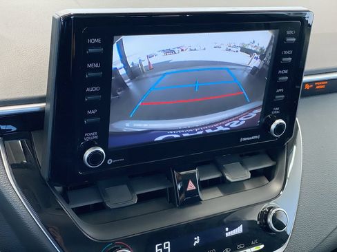 Used 2022 Toyota Corolla LE FWD image 25