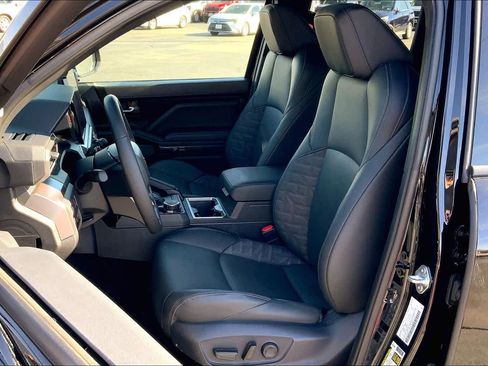 Used 2025 Toyota Tacoma TRD Sport w/ TRD Sport Premium Package image 8