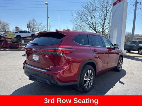 Used 2022 Toyota Highlander XLE image 7