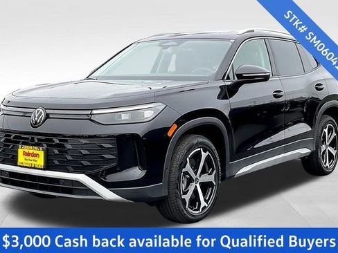 New 2025 Volkswagen Tiguan SE image 2