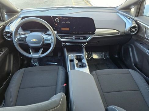 Used 2026 Chevrolet Equinox EV LT image 2