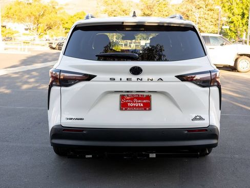 New 2026 Toyota Sienna XLE Woodland Edition AWD/4WD image 6