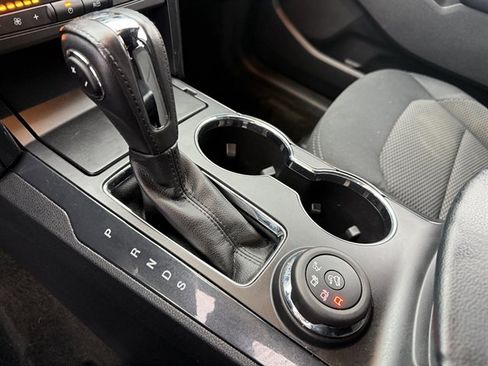 Used 2018 Ford Explorer XLT image 31