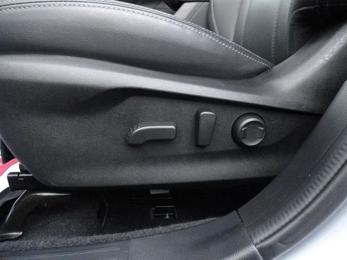 Used 2020 Subaru Forester Limited image 12