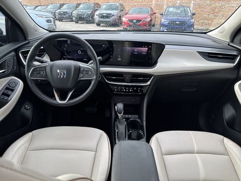 Used 2025 Buick Encore GX Avenir w/ Avenir Convenience Package FWD image 10