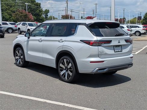 New 2025 Mitsubishi Outlander SEL image 5