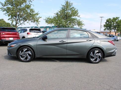 Used 2025 Hyundai Elantra Sport FWD image 4