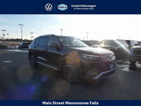 New 2026 Volkswagen Tiguan S image 1