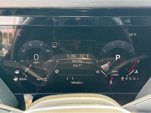 Used 2025 GMC Yukon XL Elevation w/ Technology Package AWD/4WD image 3