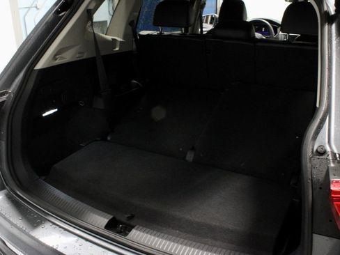 Used 2024 Volkswagen Tiguan SE FWD image 15