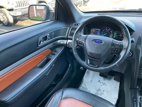 Used 2019 Ford Explorer XLT w/ Equipment Group 202A image 36