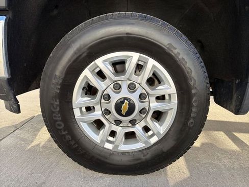 Certified 2024 Chevrolet Silverado 2500 LT w/ Convenience Package image 12