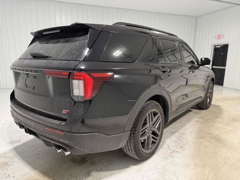 Used 2025 Ford Explorer ST image 5