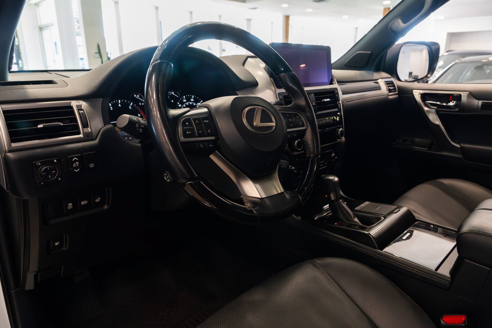 Used 2023 Lexus GX 460 Premium w/ Accessory Package AWD/4WD image 16