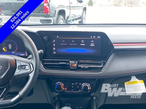 Used 2024 Chevrolet TrailBlazer RS w/ Driver Confidence Package image 22