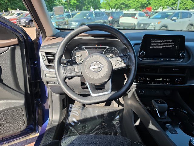 Used 2023 Nissan Rogue SV AWD/4WD image 13