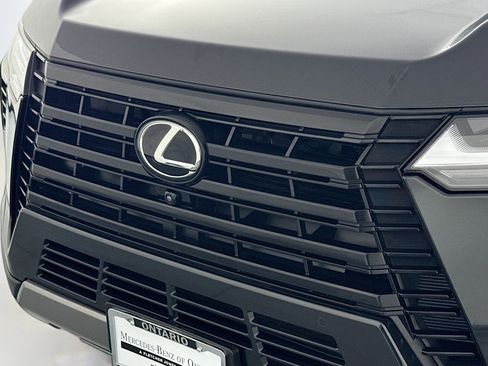 Used 2025 Lexus GX 550 image 12
