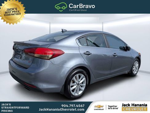 Used 2017 Kia Forte S w/ S Technology Package FWD image 3