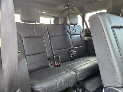 Used 2021 Chevrolet Suburban RST w/ Luxury Package image 16