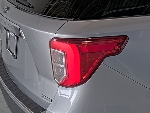 Used 2020 Ford Explorer Limited RWD image 15
