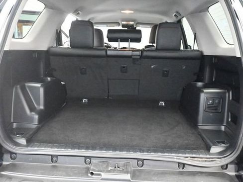 Used 2024 Toyota 4Runner TRD Off-Road Premium image 8