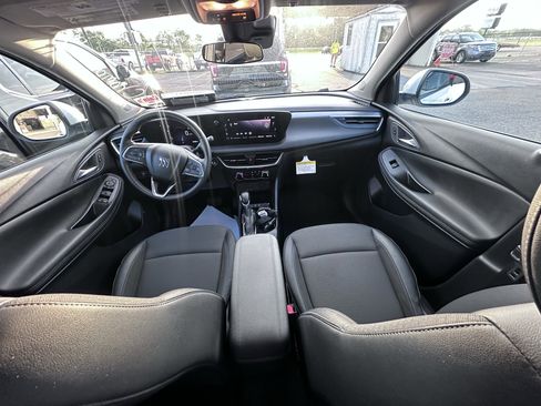 Used 2024 Buick Encore GX Preferred AWD/4WD image 13