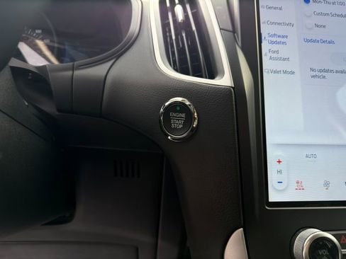 Used 2022 Ford Edge SEL w/ Convenience Package image 28