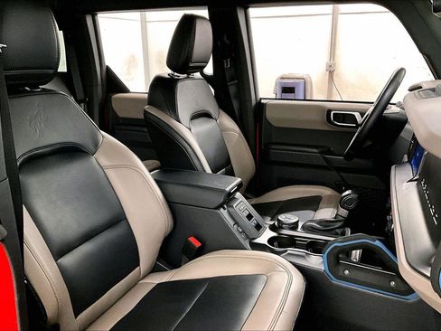 Certified 2024 Ford Bronco Wildtrak image 7