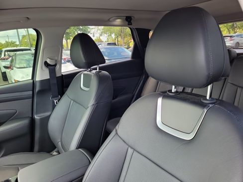 Used 2025 Hyundai Tucson Limited FWD image 19