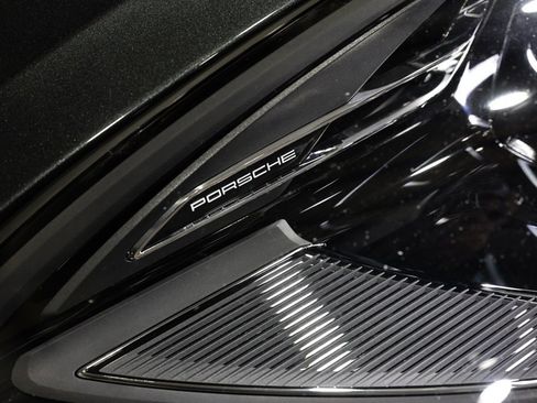 Used 2023 Porsche Macan image 28