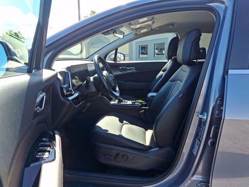 Used 2025 Kia Sportage EX AWD/4WD image 13