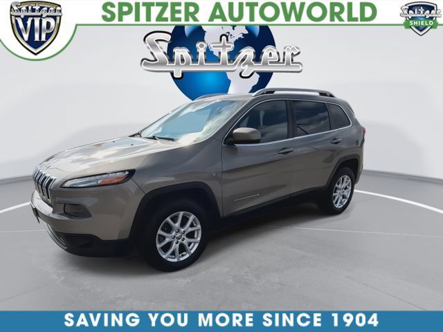Used 2016 Jeep Cherokee Latitude w/ Cold Weather Group AWD/4WD image 4