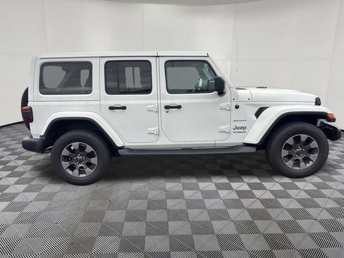Used 2018 Jeep Wrangler Unlimited Sahara w/ Uconnect 4C Nav & Sound Group image 6