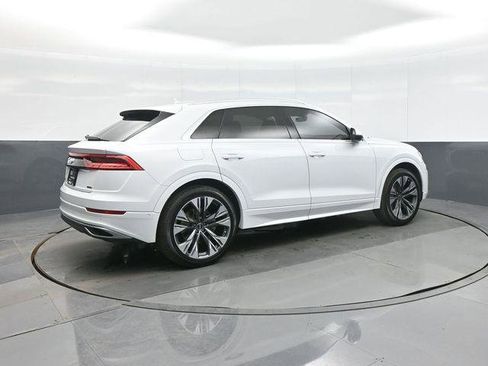 Used 2019 Audi Q8 Premium image 7