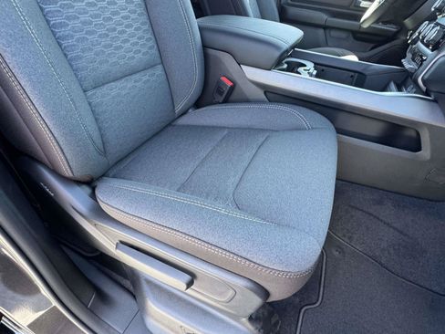 New 2026 RAM 1500 Express AWD/4WD image 19