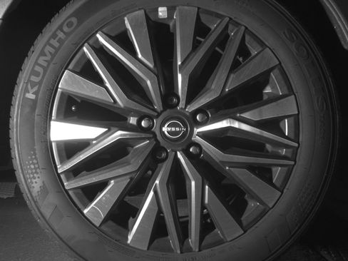 Used 2025 Nissan Altima 2.5 SV FWD image 18